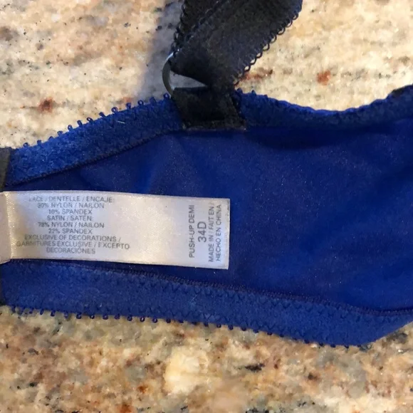 Victoria’s Secret Push Up Demi bra - Picture 3 of 3